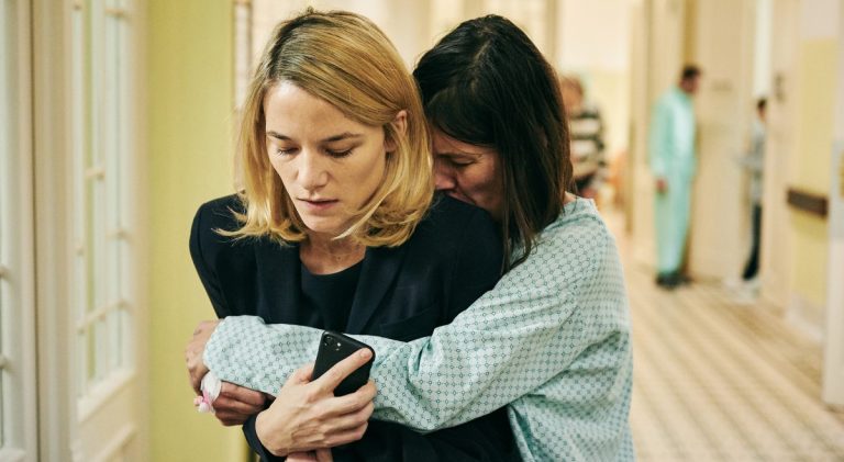 Valerie Pachner, Pia Hierzegger in »Der Boden unter den Füßen« von Marie Kreutzer | © Juhani Zebra / Novotnyfilm