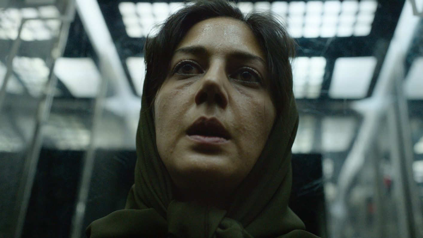 Zar Amir Ebrahimi als Journalistin Rahimi in Ali Abbasis »Holy Spider« | © Alamode Film