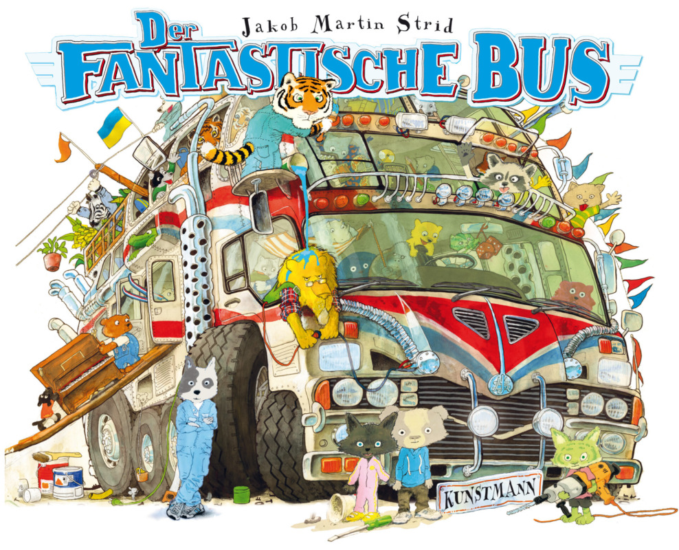 Jakob Martin Strid: Der fantastische Bus. Aus dem dänischen von Sigrid C. Engeler. Verlag Antje Kunstmann. 204 Seiten. 68,- Euro. Hier bestellen https://www.kunstmann.de/buecher/der-fantastische-bus-das-neue-meisterwerk-von-jakob-martin-strid-autor-des-klassikers-die-unglaubliche-geschichte-von-der-riesenbirne