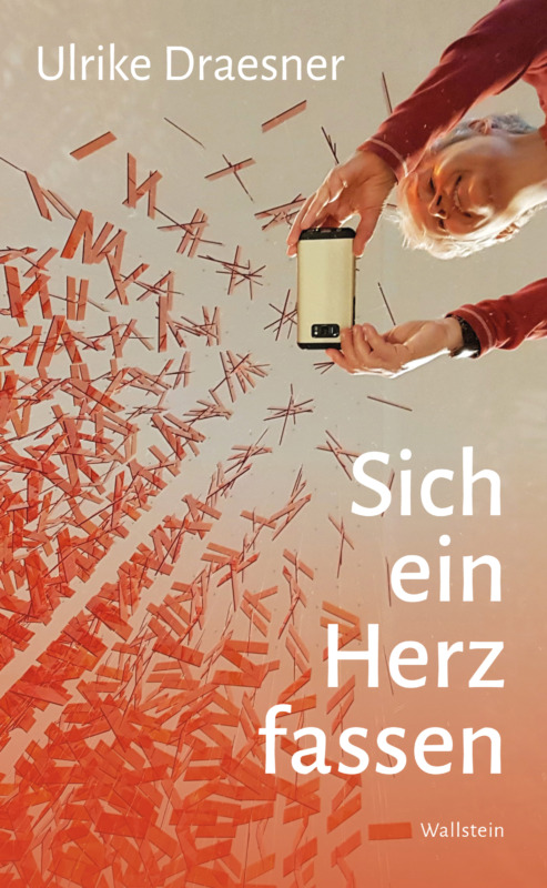 Ulrike Draesner: Sich ein Herz fassen. Wallstein Verlag 2025. 107 Seiten. 18,- Euro. Hier bestellen https://www.wallstein-verlag.de/9783835359116-sich-ein-herz-fassen.html