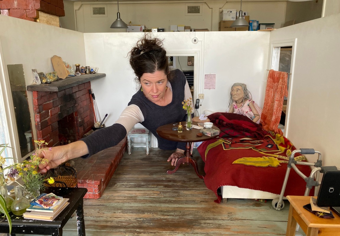 Anna Fitch in »Yo (Love is a Rebellious Bird)« von Anna Fitch, Banker White | © Mirabel Pictures