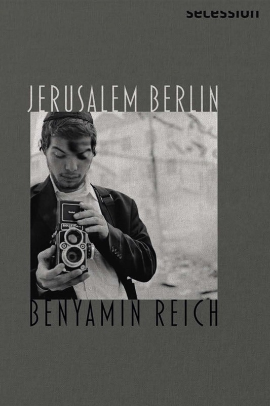 Benyamin Reich: Jerusalem Berlin. Secession Verlag 2026. 220 Seiten. 49,- Euro. Hier bestellen https://secession-verlag.com/buecher/jerusalem-berlin